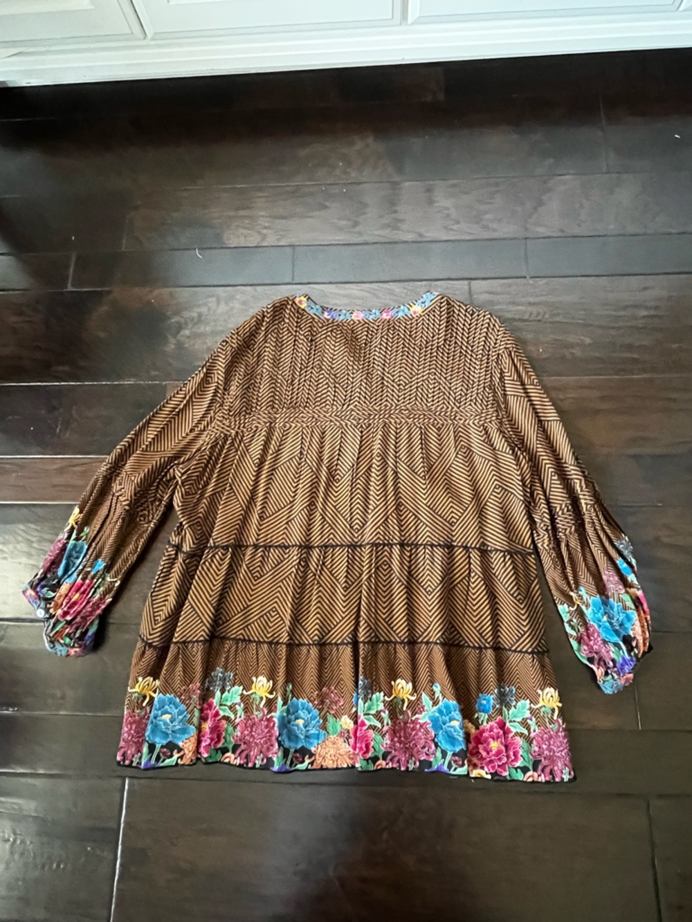 NWOT John Mark Brown embroidered tunic top; Size XL - Picture 8 of 12